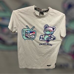 Limited Edition Switch Remarkable "I'M ON MUTE" graphic t-shirt